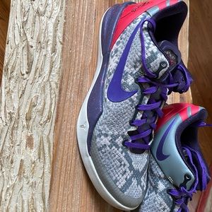 Kobe Bryant Rare Mamba print size 7.5 like new